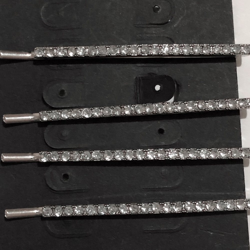 (NEW) Asos cubic 4 pin set